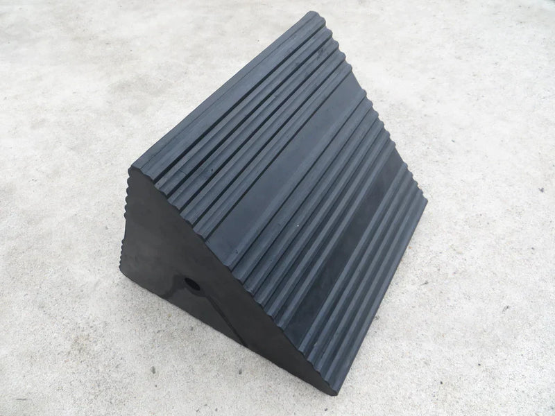 Heavy Duty Rubber Truck Wheel Chock