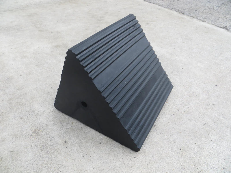 Heavy Duty Rubber Truck Wheel Chock