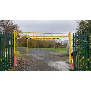 Heavy Duty Height Restriction Barrier (3-6m) with Self-Locking Gate, Adjustable Eyebolts, Galvanized Steel, Secure Access for Car Parks & Playgrounds