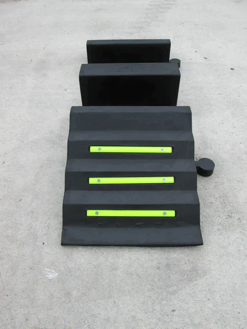 Hose Protection Ramp for HGVs, Durable Rubber, 2-Channel Cable Protector, Reflective Strips, 12 Ton Max Axle, Warehouse/Factory Use