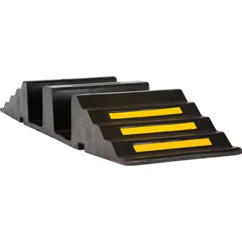 Hose Protection Ramp for HGVs, Durable Rubber, 2-Channel Cable Protector, Reflective Strips, 12 Ton Max Axle, Warehouse/Factory Use