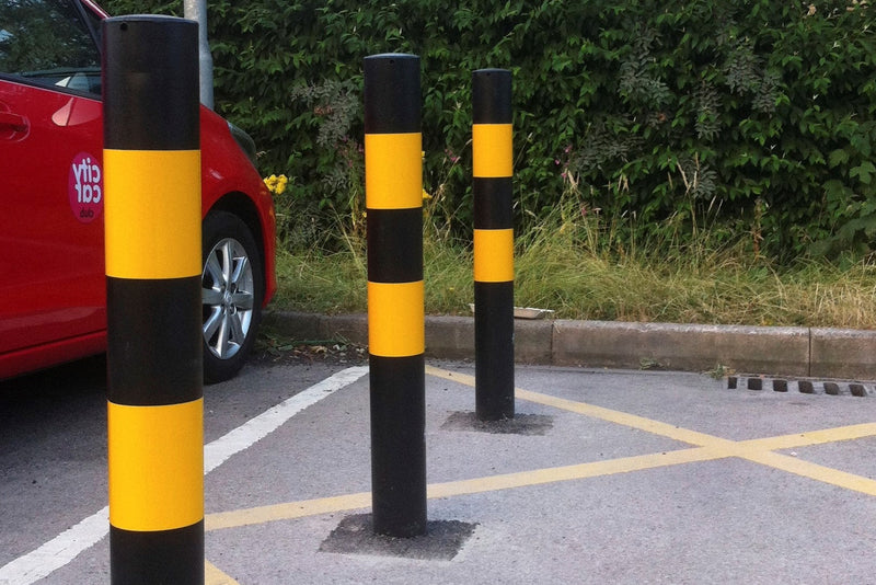 1000mm High Vis Black and Yellow Bollard - 60mm To 219mm Diameter