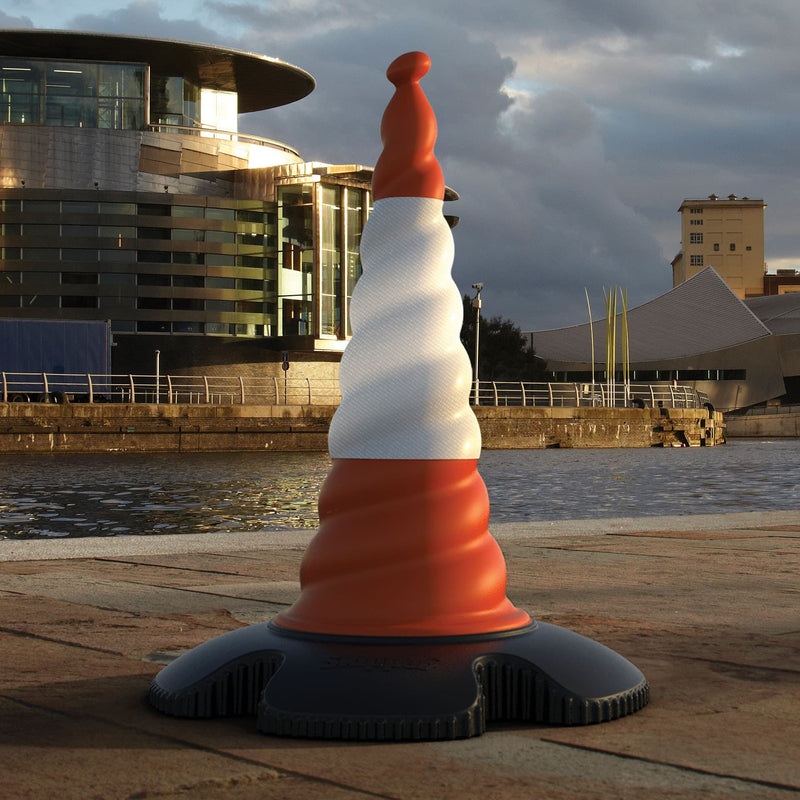 Retractable Barrier System | Skipper Traffic Cone Unicart – Includes 9 x Skipper cones, 9 x Skipper units & 1 x Accessory Pack